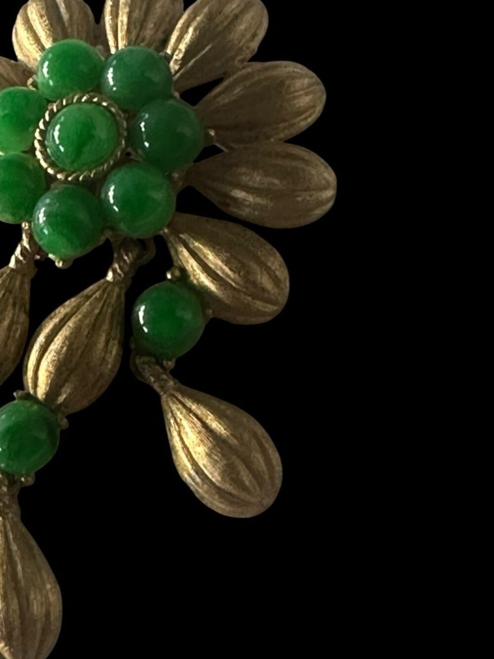 Crown Trifari Brushed Gold Tone Dangle Pin Pendant Green Cabochons Signed - Picture 7 of 10